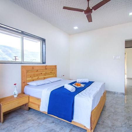 Empyrean Stay Ll 6Bhk Ll Royal Bramha Palace Ll Pvt Pool Ll Lonavala Luaran gambar