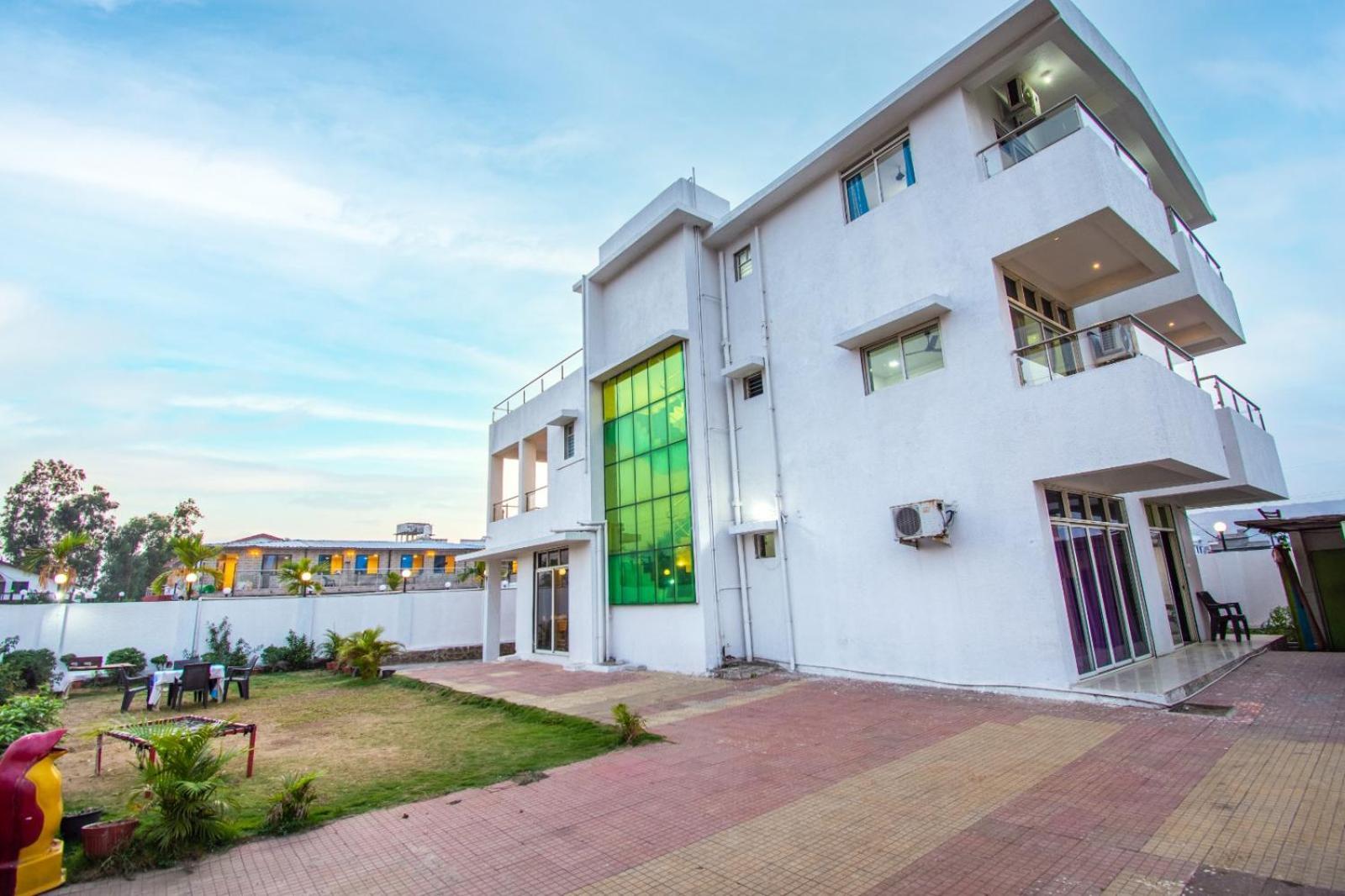Empyrean Stay Ll 6Bhk Ll Royal Bramha Palace Ll Pvt Pool Ll Lonavala Luaran gambar