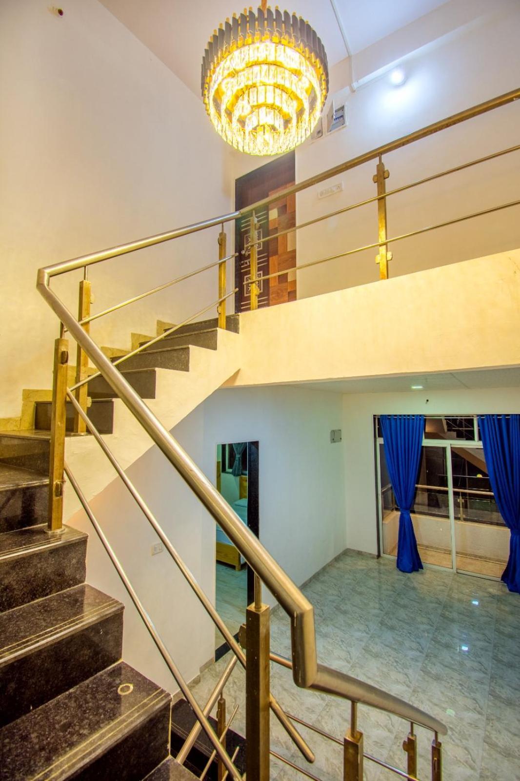 Empyrean Stay Ll 6Bhk Ll Royal Bramha Palace Ll Pvt Pool Ll Lonavala Luaran gambar