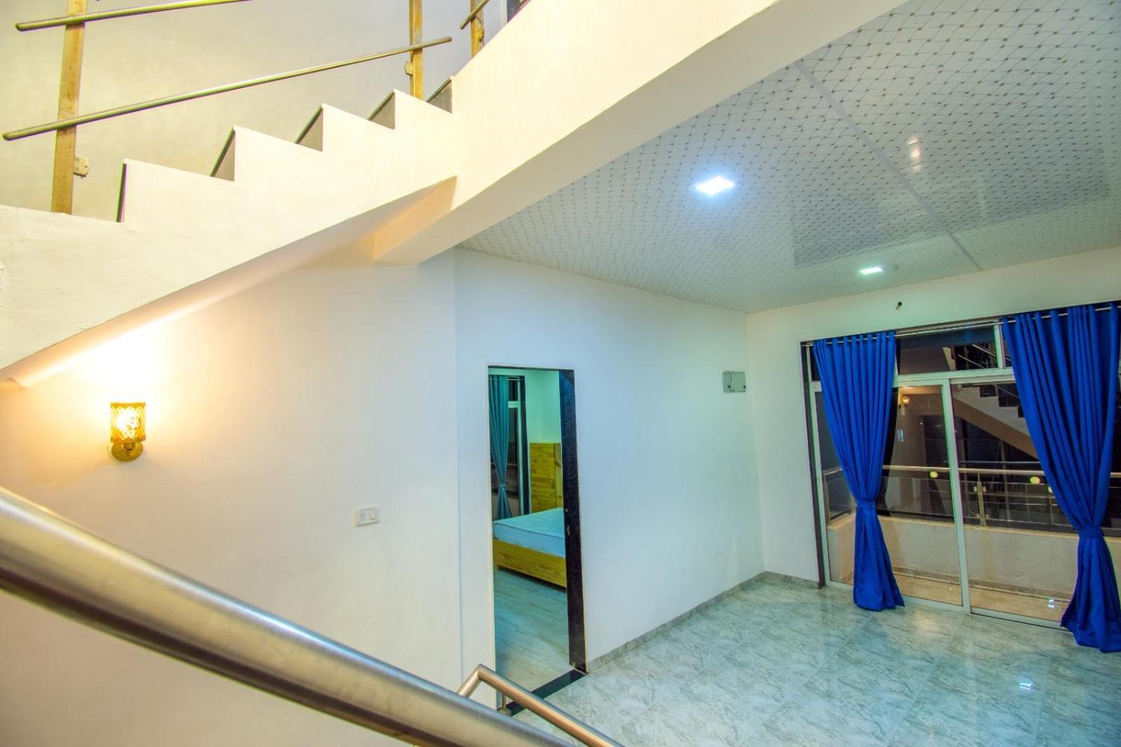 Empyrean Stay Ll 6Bhk Ll Royal Bramha Palace Ll Pvt Pool Ll Lonavala Luaran gambar