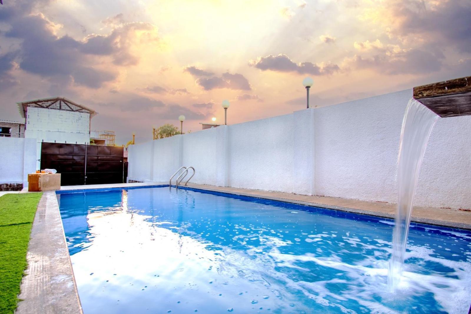 Empyrean Stay Ll 6Bhk Ll Royal Bramha Palace Ll Pvt Pool Ll Lonavala Luaran gambar