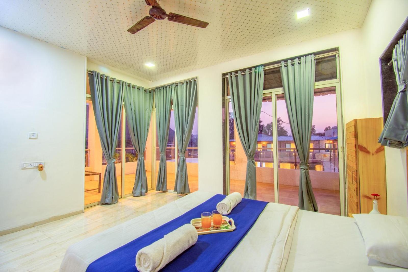 Empyrean Stay Ll 6Bhk Ll Royal Bramha Palace Ll Pvt Pool Ll Lonavala Luaran gambar