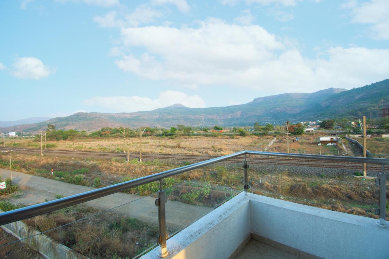 Empyrean Stay Ll 6Bhk Ll Royal Bramha Palace Ll Pvt Pool Ll Lonavala Luaran gambar