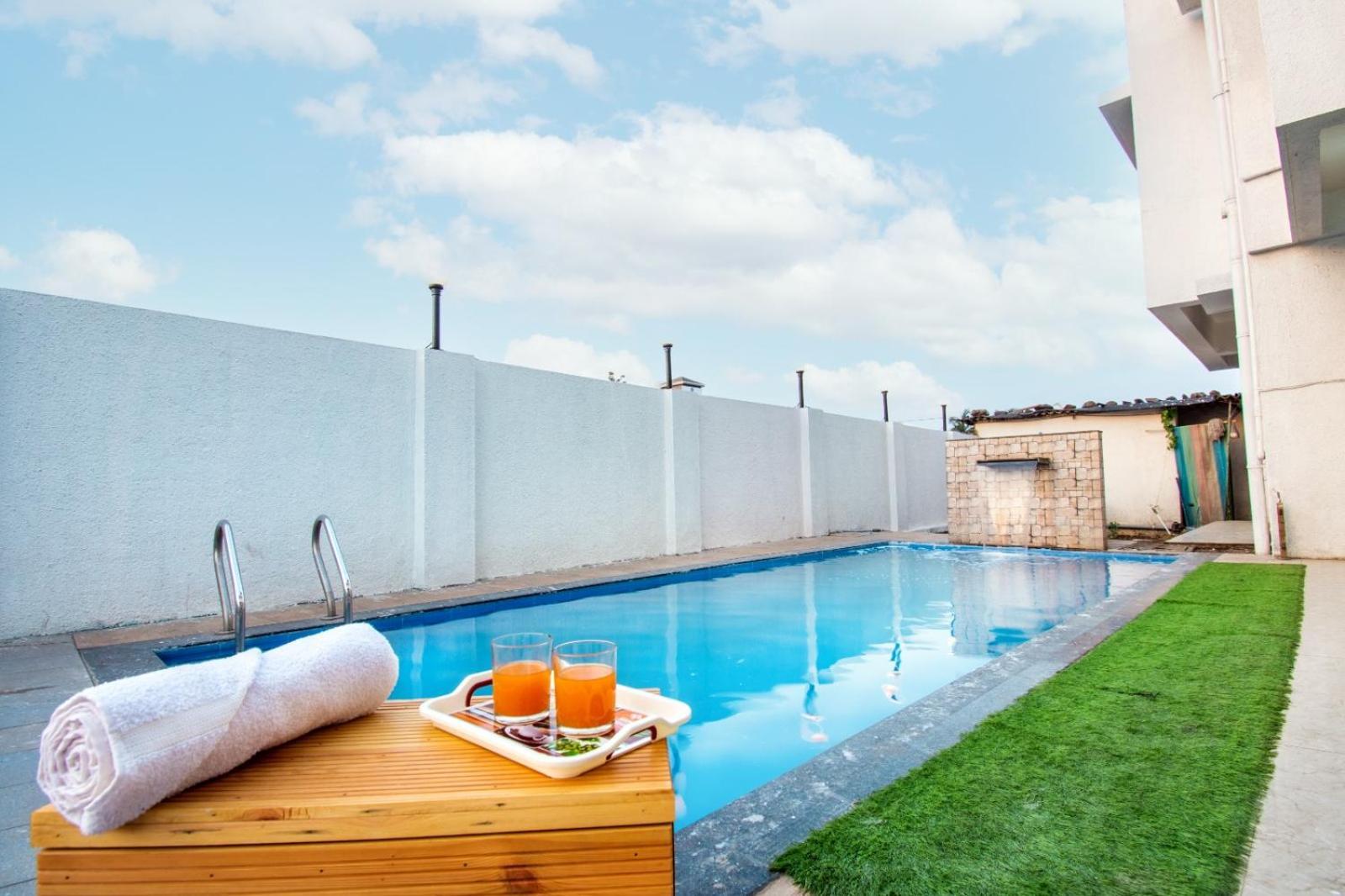 Empyrean Stay Ll 6Bhk Ll Royal Bramha Palace Ll Pvt Pool Ll Lonavala Luaran gambar